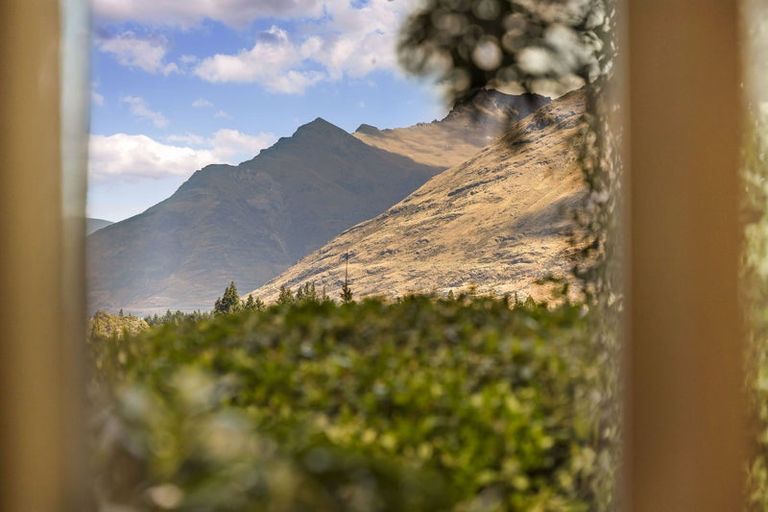Photo of property in 5 Kiely Lane, Queenstown, 9300