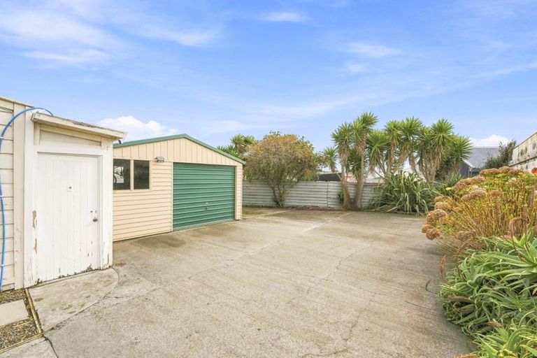 Photo of property in 18 Bryce Street, Castlecliff, Whanganui, 4501