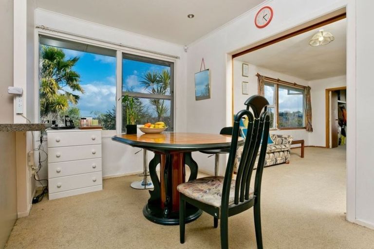 Photo of property in 12 Cassia Place, Sunnynook, Auckland, 0620