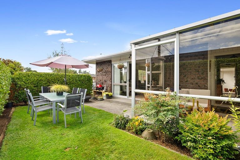 Photo of property in 24 Manu Crescent, Upper Vogeltown, New Plymouth, 4310