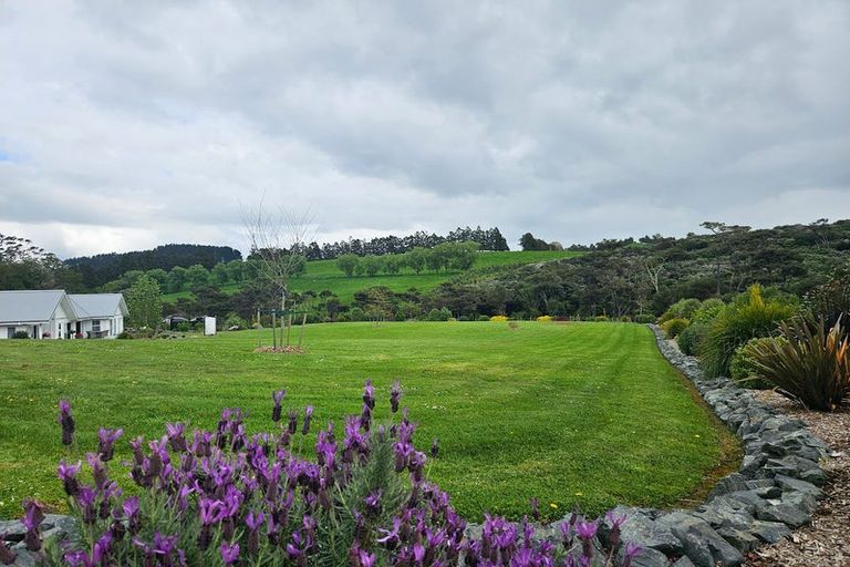 Photo of property in 728 Peak Road, Helensville, 0875