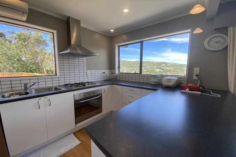 Photo of property in 34 Percy Dyett Drive, Karori, Wellington, 6012