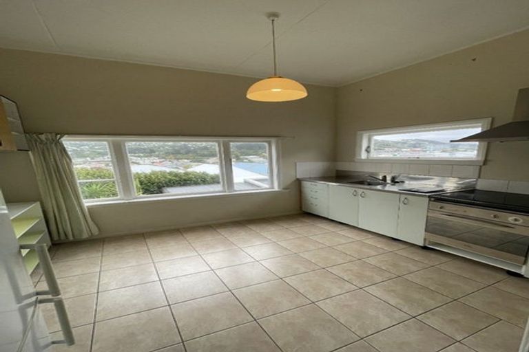 Photo of property in 90 Russell Terrace, Berhampore, Wellington, 6023