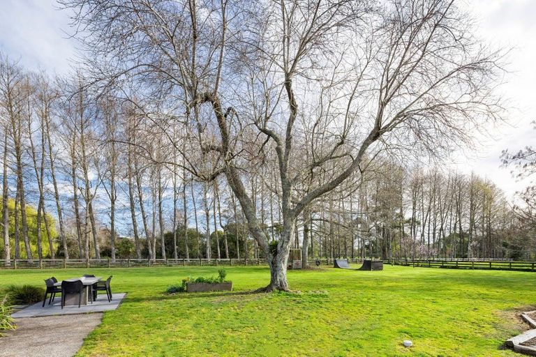 Photo of property in 35 Woodside Road, Matangi, Hamilton, 3284