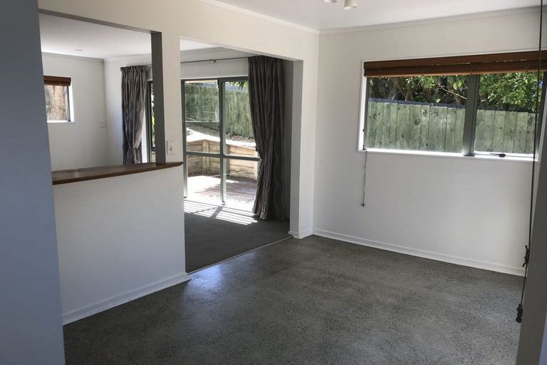 Photo of property in 2/9 Tyne Road, Forrest Hill, Auckland, 0620