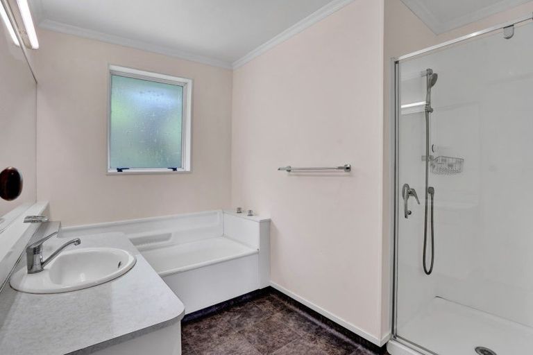 Photo of property in 14 Heaphy Road, Opunake, 4616