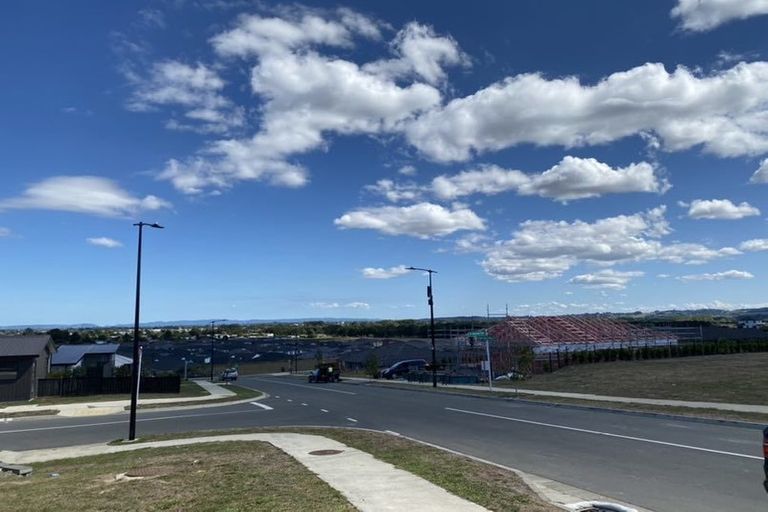 Photo of property in 51 Twin Parks Rise, Papakura, 2110