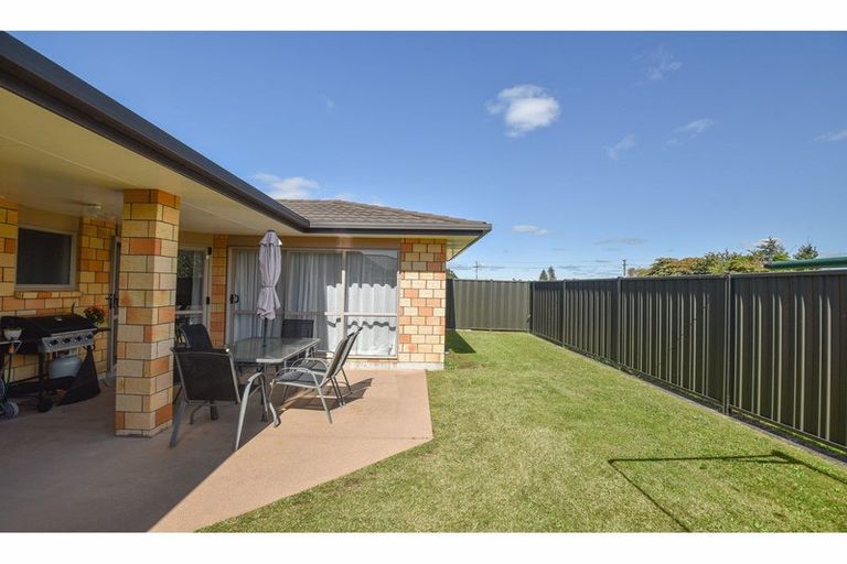 Photo of property in 62/64 Kawaha Point Road, Kawaha Point, Rotorua, 3010