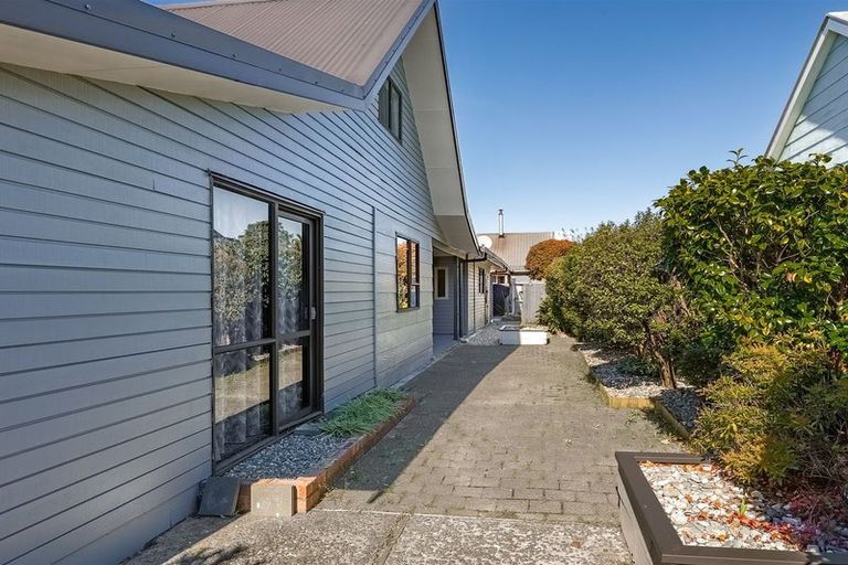 Photo of property in 92 Henley Street, Westport, 7825