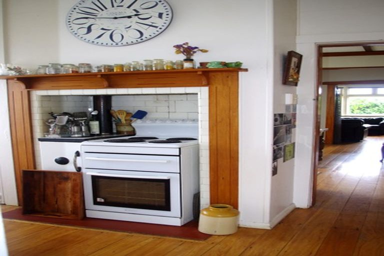 Photo of property in 28 Napier Street, Opunake, 4616