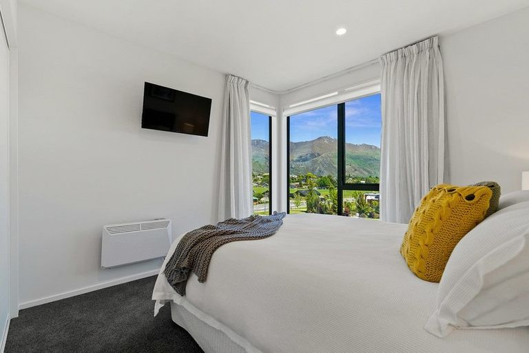 Photo of property in 14 Tuke Lane, Wanaka, 9305