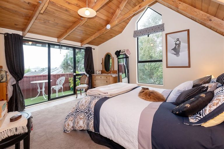 Photo of property in 18 Tanglewood Place, Cockle Bay, Auckland, 2014