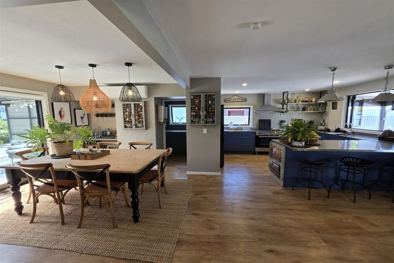 Photo of property in 36 Manaia Road, Tairua, 3508