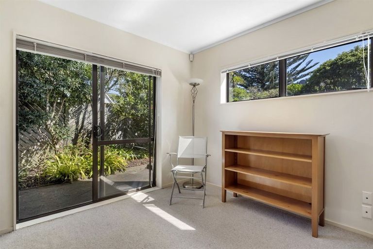 Photo of property in 3/11 Faulkner Road, Northcote Point, Auckland, 0627