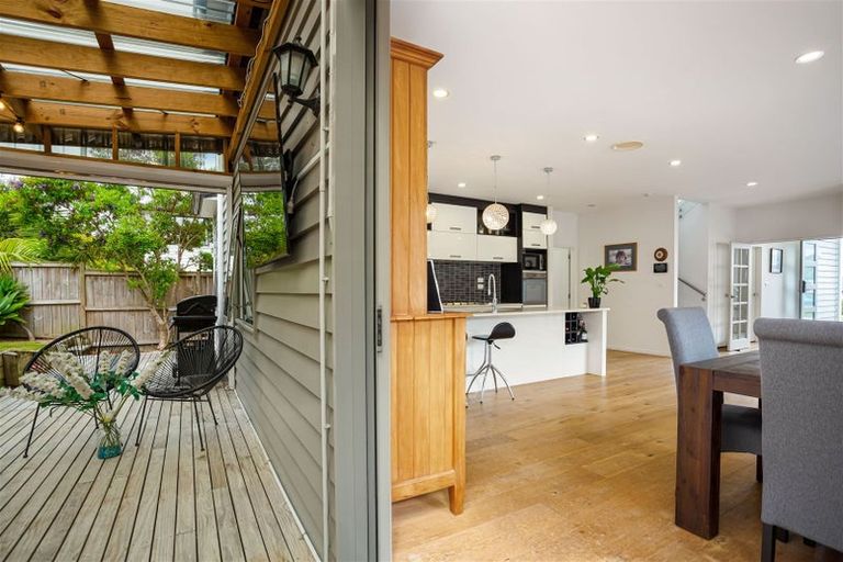 Photo of property in 21 Tawa Place, Orewa, 0931