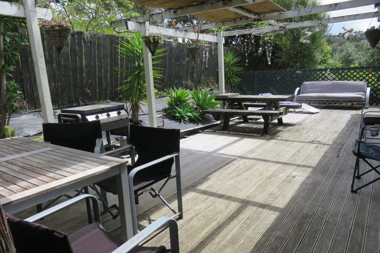 Photo of property in 105 Oakura Road, Oakura, Hikurangi, 0184