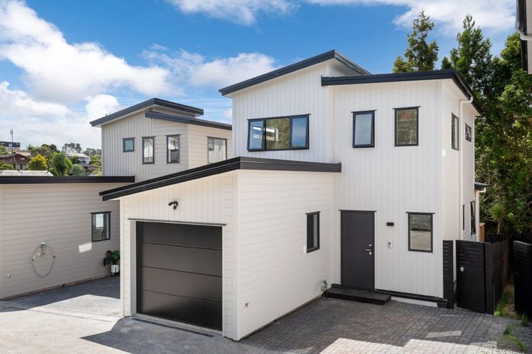 Photo of property in 11b Dianthus Place, Browns Bay, Auckland, 0630