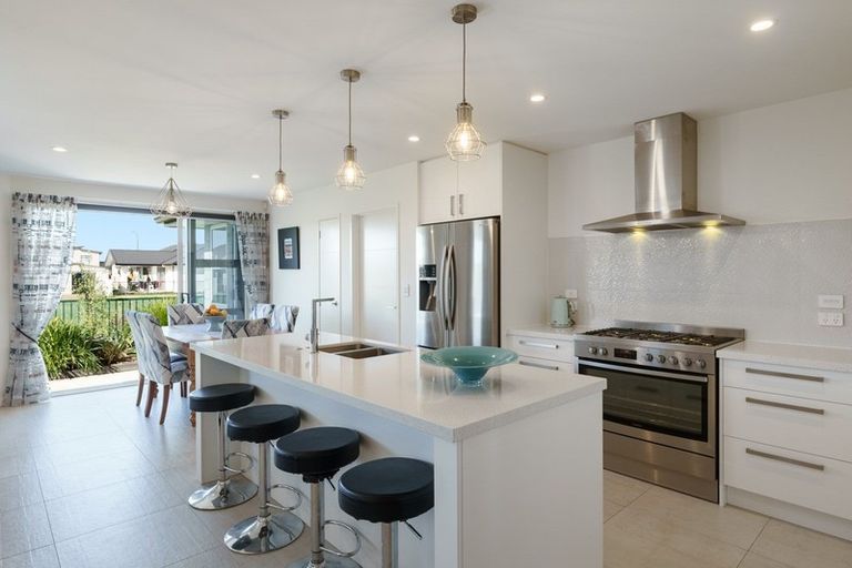 Photo of property in 77 Te Kio Crescent, Papamoa Beach, Papamoa, 3118