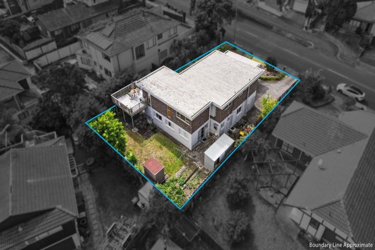 Photo of property in 45 Pigeon Mountain Road, Half Moon Bay, Auckland, 2012