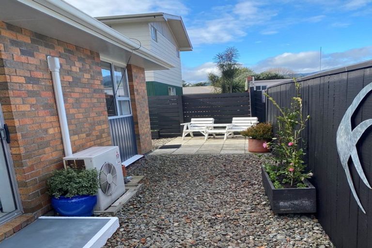 Photo of property in 2/29 Clouston Park Road, Clouston Park, Upper Hutt, 5018