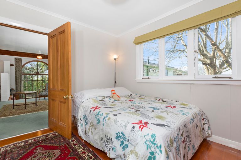 Photo of property in 52 Golf Road, New Lynn, Auckland, 0600