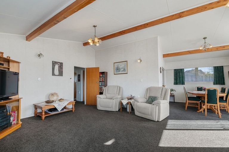 Photo of property in 9 Zeehan Place, Tokoroa, 3420