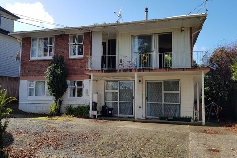 Photo of property in 77 Lake Road, Northcote, Auckland, 0627