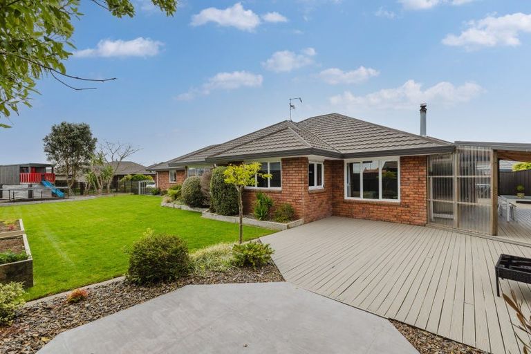 Photo of property in 4 Lourie Way, Fitzherbert, Palmerston North, 4410