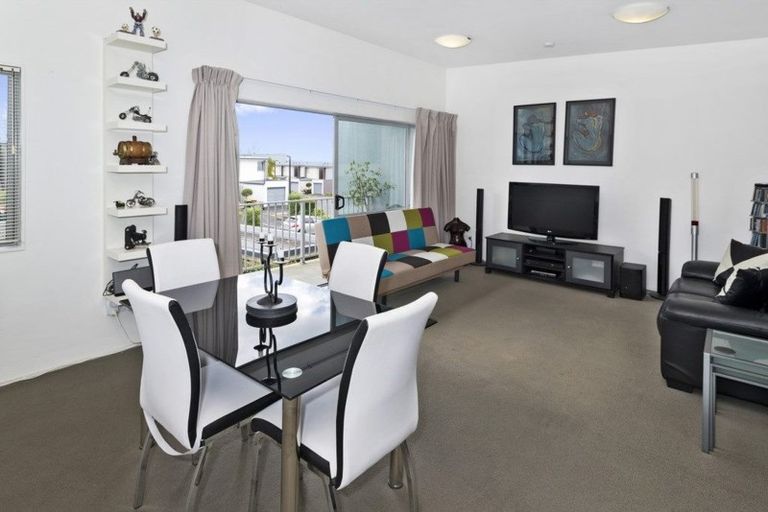 Photo of property in 92/7 Kelvin Hart Drive, East Tamaki, Auckland, 2013