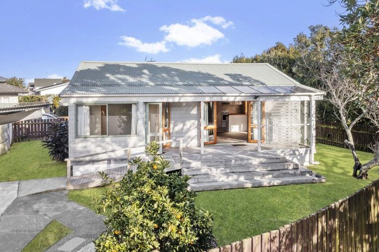 Photo of property in 24 West Hoe Road, Orewa, 0931