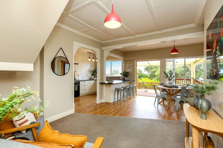 Photo of property in 12 Dorset Avenue, Westown, New Plymouth, 4310