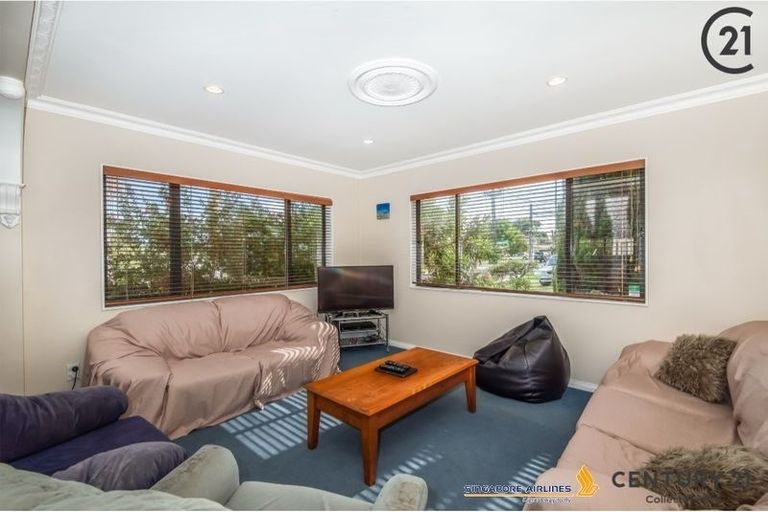 Photo of property in 2/49 College Road, Northcote, Auckland, 0627