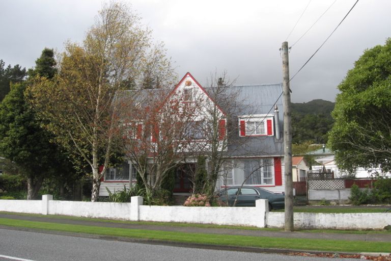 Photo of property in 117 Horoeka Street, Stokes Valley, Lower Hutt, 5019