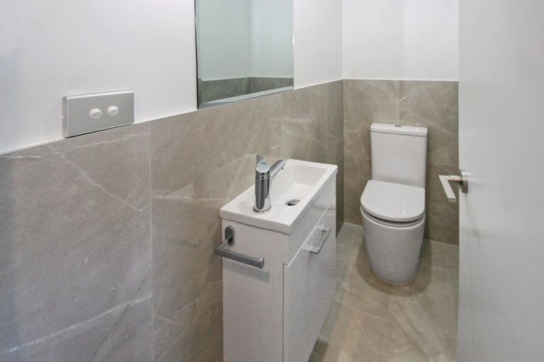 Photo of property in 1 Moki Place, Long Bay, Auckland, 0630