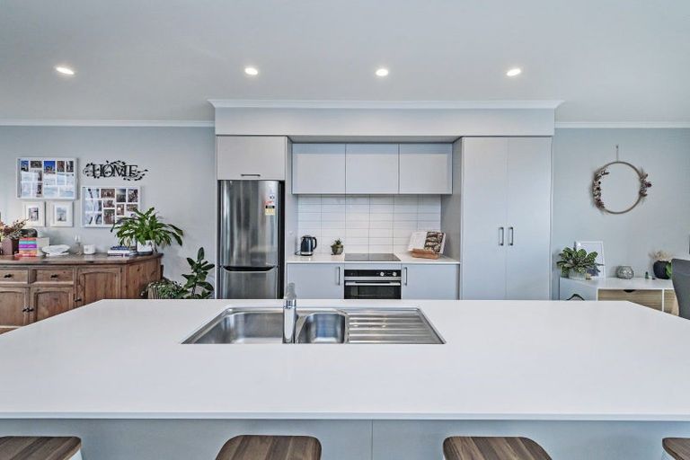 Photo of property in 18 Brian Keogh Lane, Wigram, Christchurch, 8025