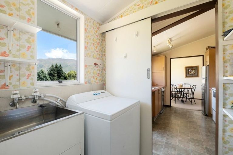 Photo of property in 4 Clematis Court, Wanaka, 9305