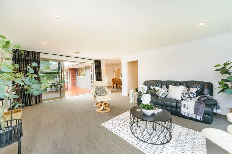 Photo of property in 102 Waterloo Crescent, Hokowhitu, Palmerston North, 4410