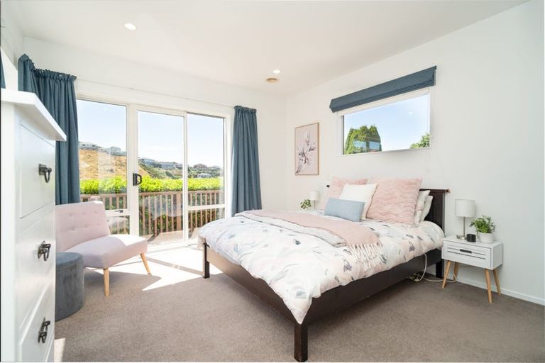 Photo of property in 58 Amesbury Drive, Churton Park, Wellington, 6037