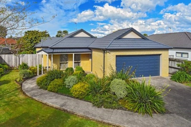 Photo of property in 10 Glencalder Place, Wattle Downs, Auckland, 2103
