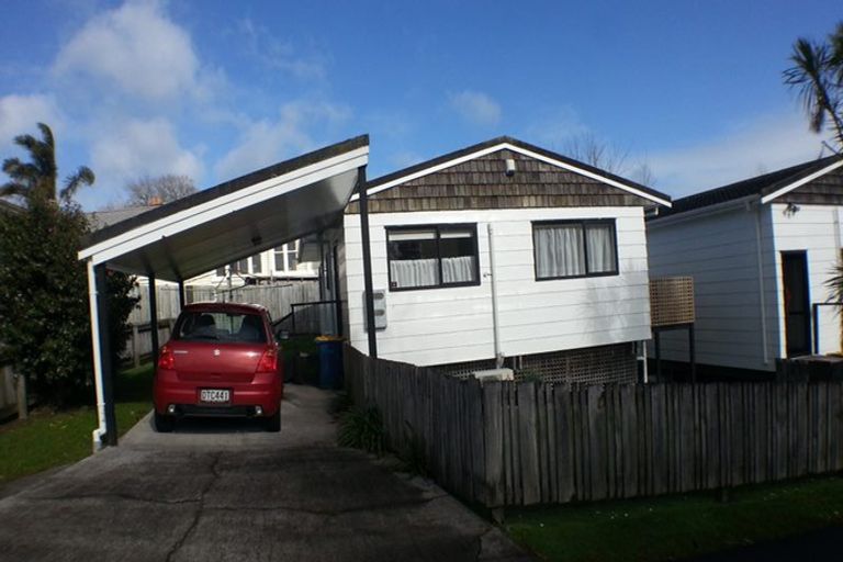 Photo of property in 55 Woodglen Road, Glen Eden, Auckland, 0602