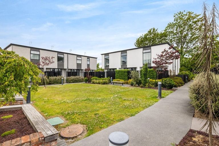 Photo of property in 2/8 New Brighton Road, Shirley, Christchurch, 8061