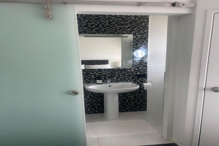 Photo of property in 3/62 Kitchener Road, Milford, Auckland, 0620