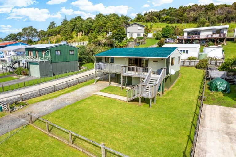 Photo of property in 16 Wharua Road, Oakura, Hikurangi, 0184