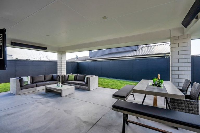 Photo of property in 65 Links Drive, Waiwhakaiho, New Plymouth, 4312