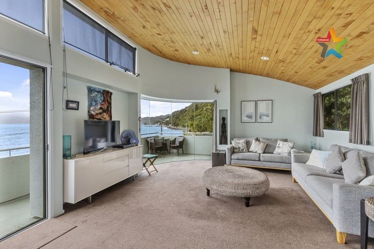 Photo of property in 2/517 Marine Drive, Sunshine Bay, Lower Hutt, 5013
