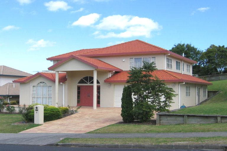 Photo of property in 8 Belleaire Court, West Harbour, Auckland, 0618