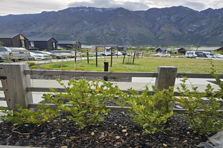 Photo of property in 12 Mcgibbon Lane, Jacks Point, 9371