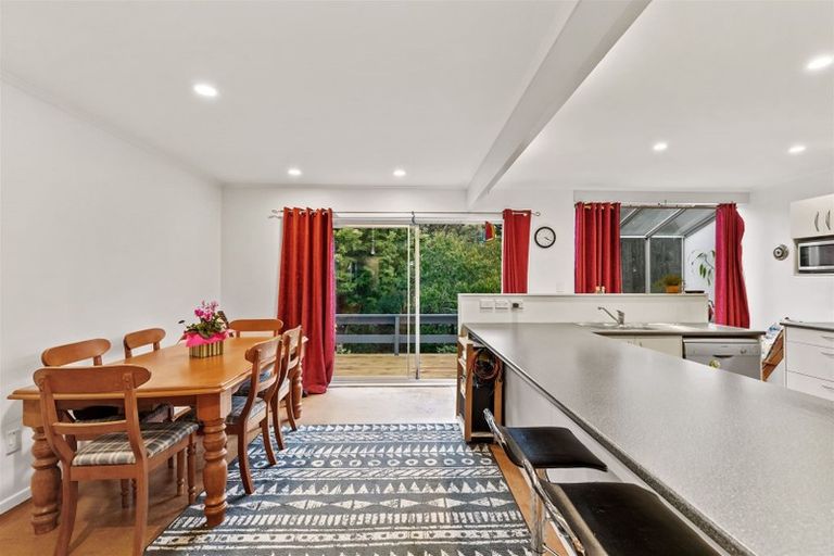 Photo of property in 42 Rehia Road, Massey, Auckland, 0614