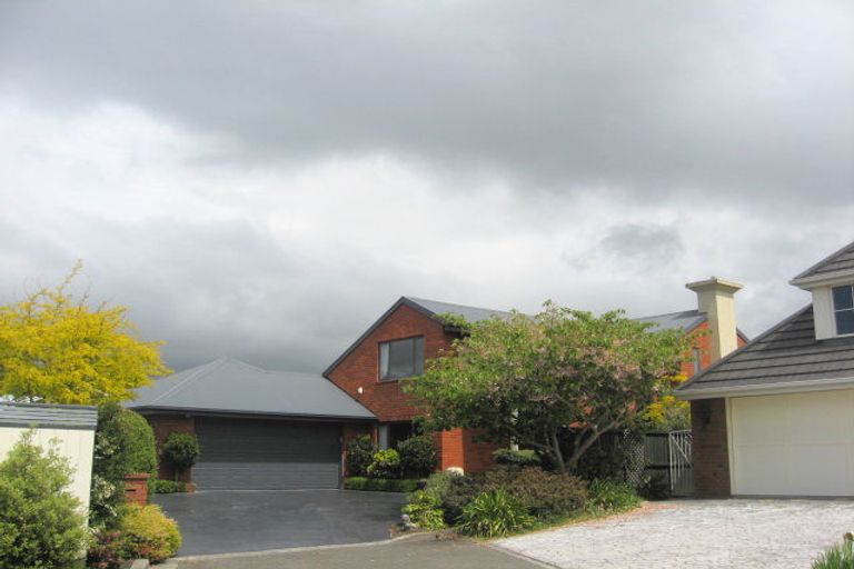 Photo of property in 4 Oaktree Lane, Bishopdale, Christchurch, 8053