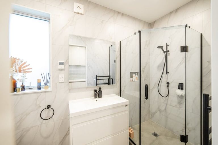 Photo of property in 35 Pohewa Road, Silverdale, 0932